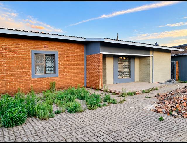 3 BEDROOM FREEHOLD FOR SALE IN VANDERBIJLPARK SW 1